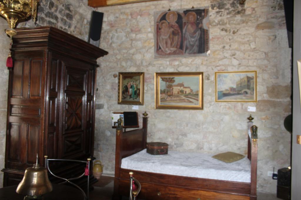 Chateau De Vedene Bagian luar foto